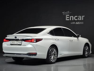2021 Lexus ES