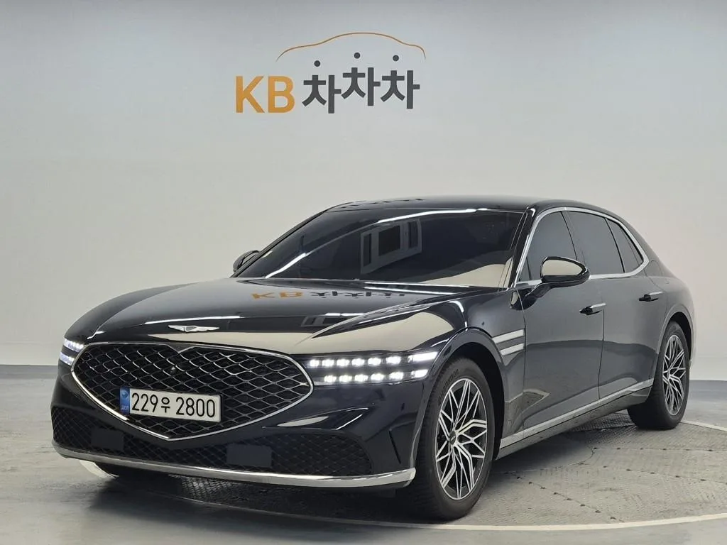 2022 Genesis G90