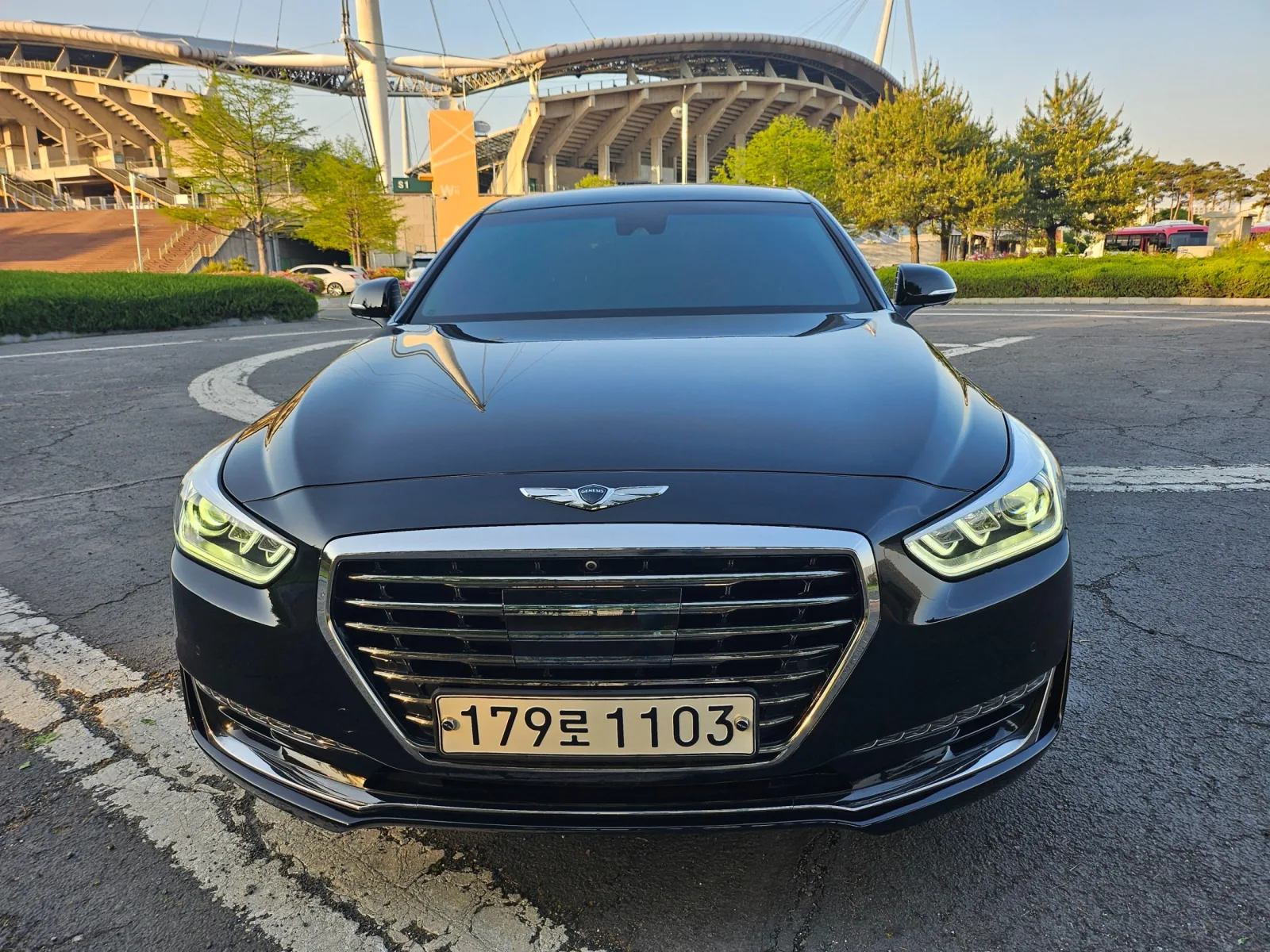2016 Genesis EQ900