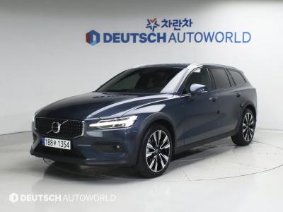 2025 Volvo V60