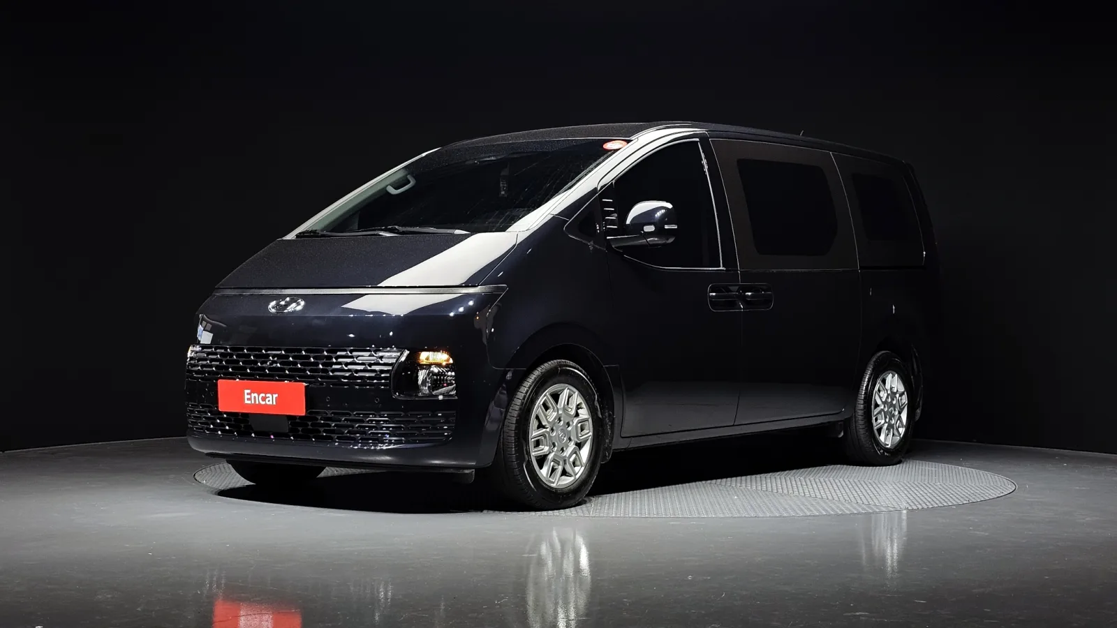2024 Hyundai Staria