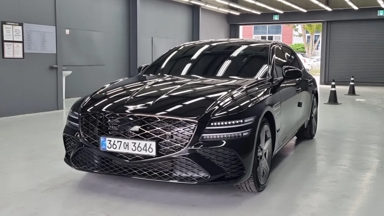 2027 Genesis G80