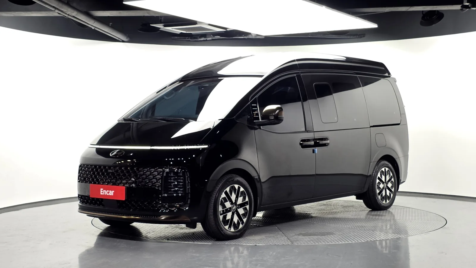 2025 Hyundai Staria