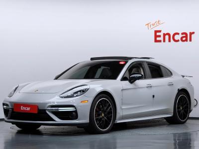 2017 Porsche Panamera