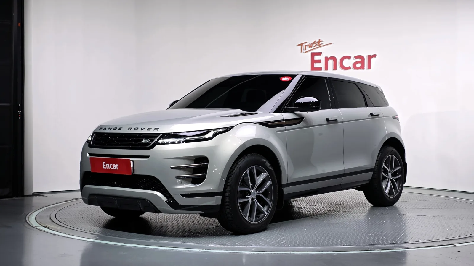 2025 Land Rover Range Rover Evoque
