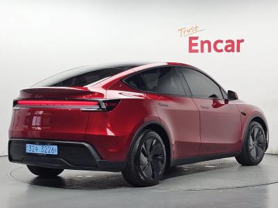 2025 Tesla Model Y