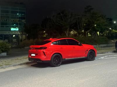 2021 BMW X6M