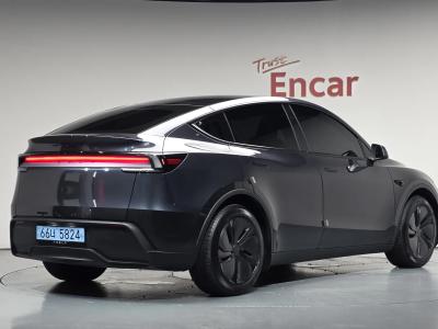 2025 Tesla Model Y