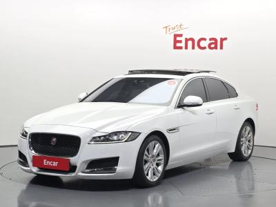 2017 Jaguar XF
