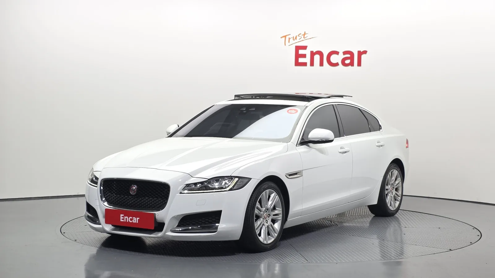 2017 Jaguar XF
