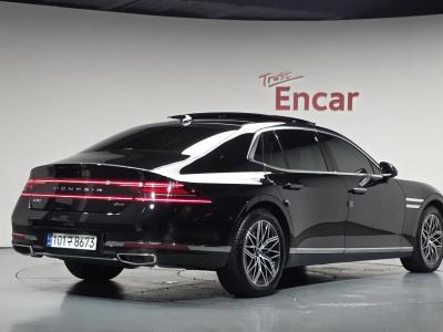 2022 Genesis G90