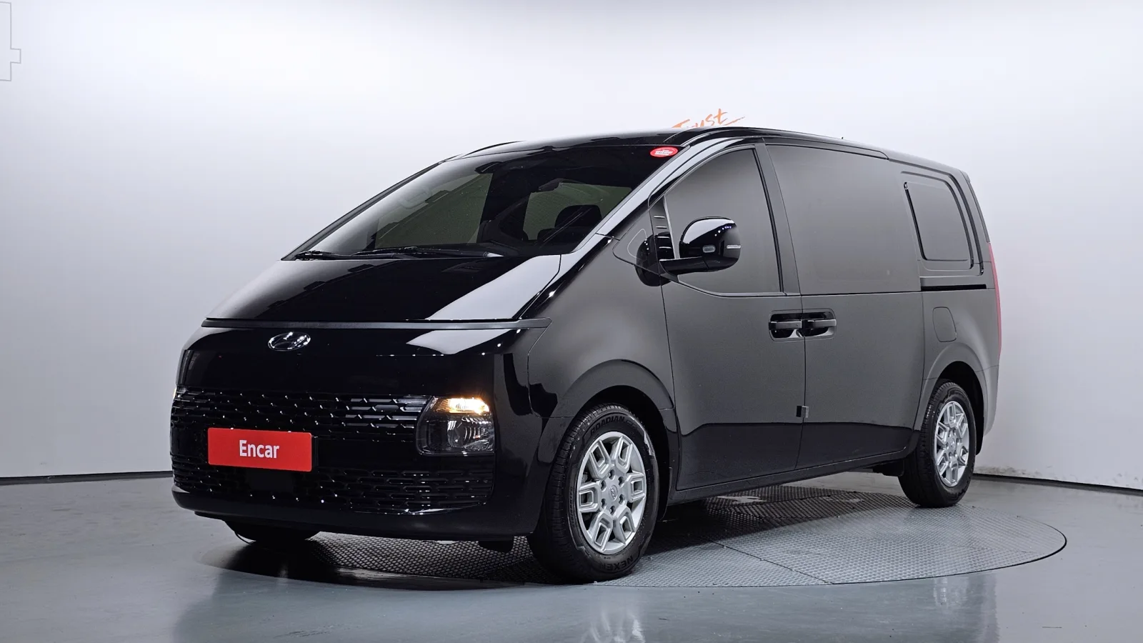 2022 Hyundai Staria