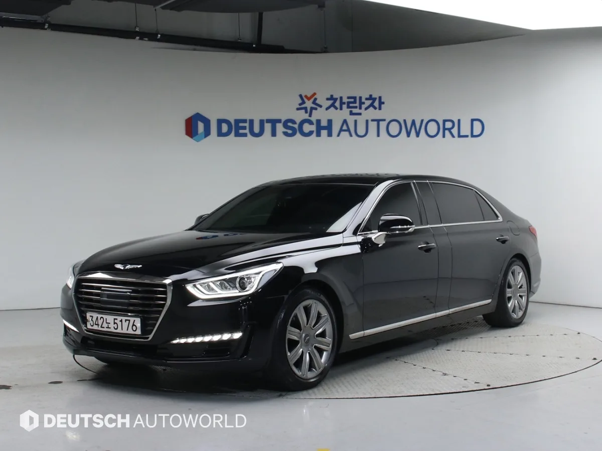 2016 Genesis EQ900