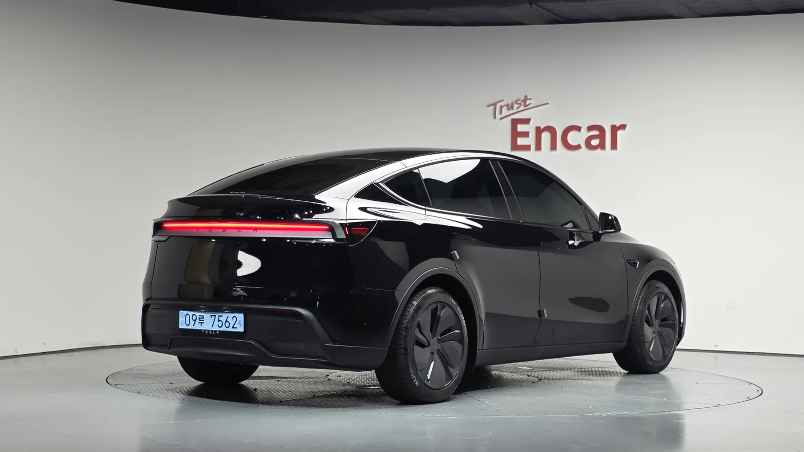 2025 Tesla Model Y
