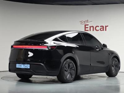 2025 Tesla Model Y
