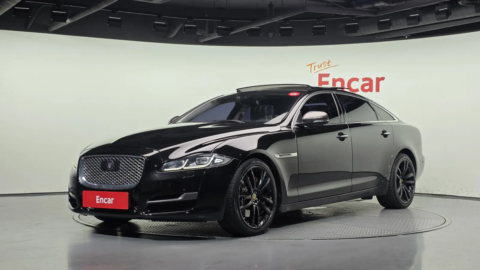 2016 Jaguar XJ