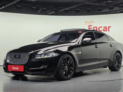 2016 Jaguar XJ