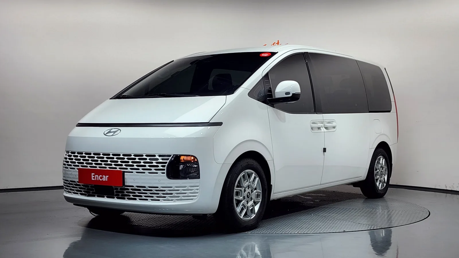 2025 Hyundai Staria