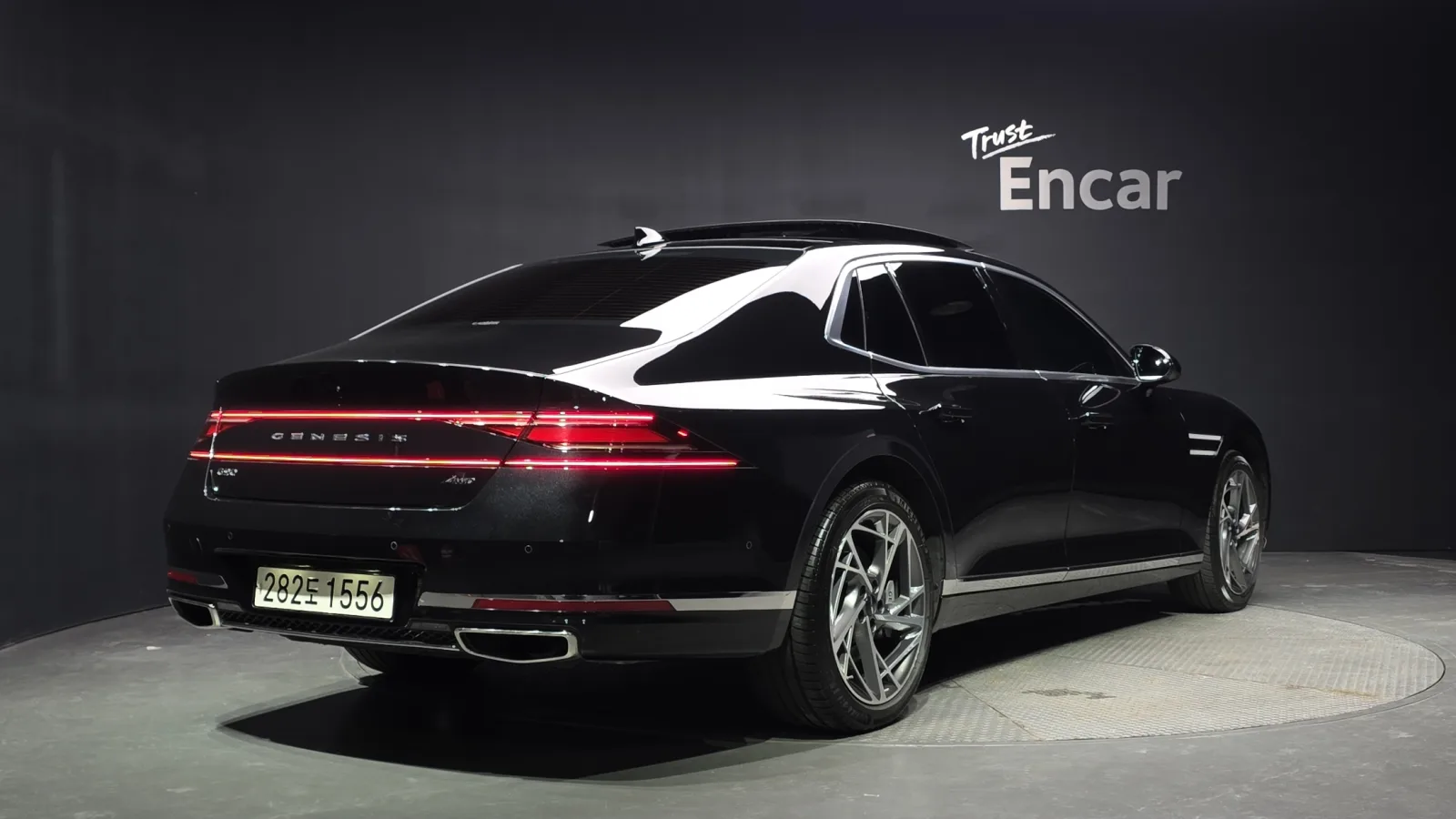 2025 Genesis G90