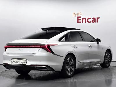 2022 Kia K8