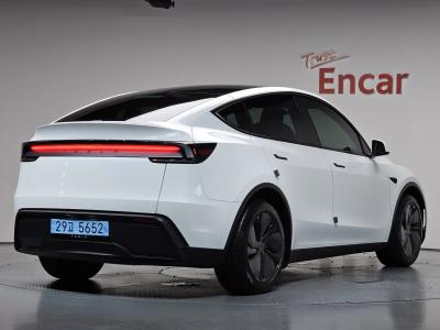 2025 Tesla Model Y