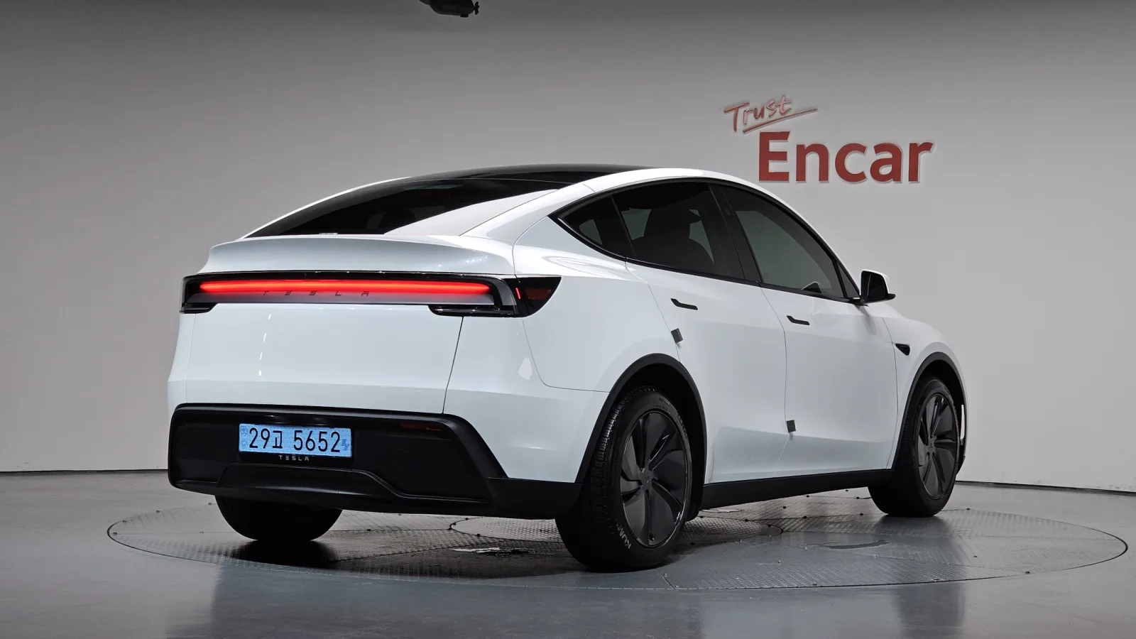 2025 Tesla Model Y