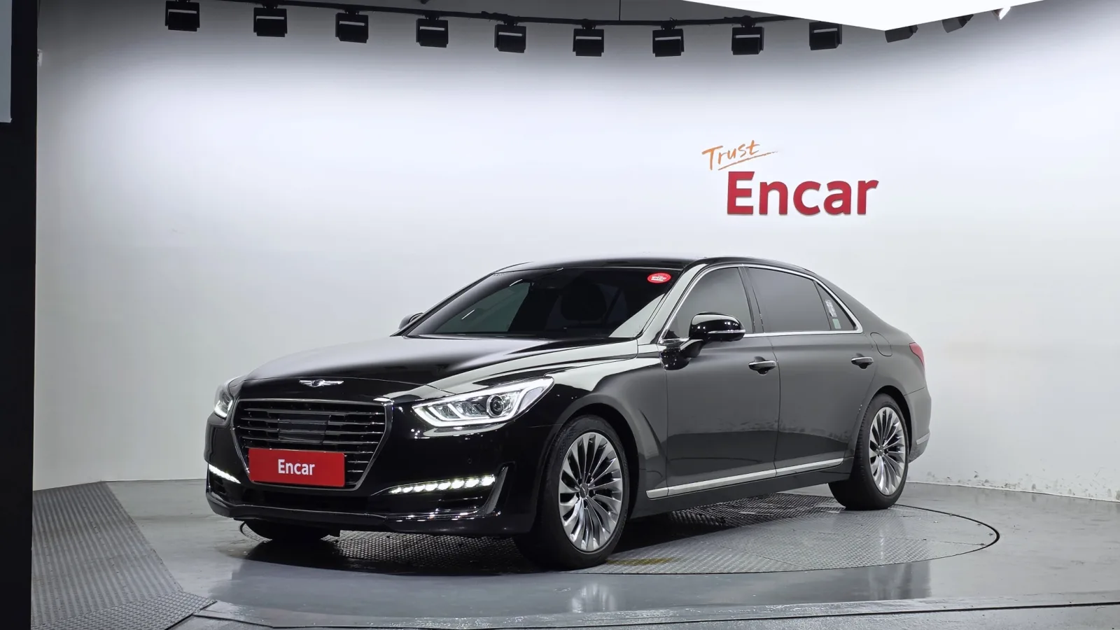 2018 Genesis EQ900