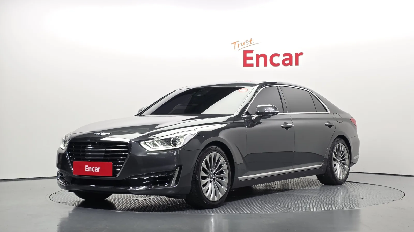 2018 Genesis EQ900