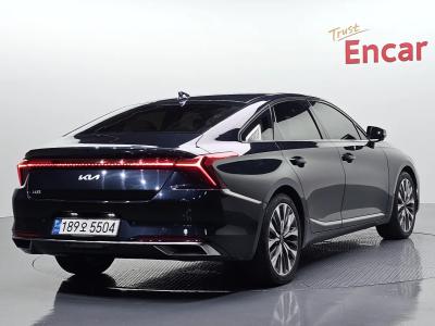 2022 Kia K8