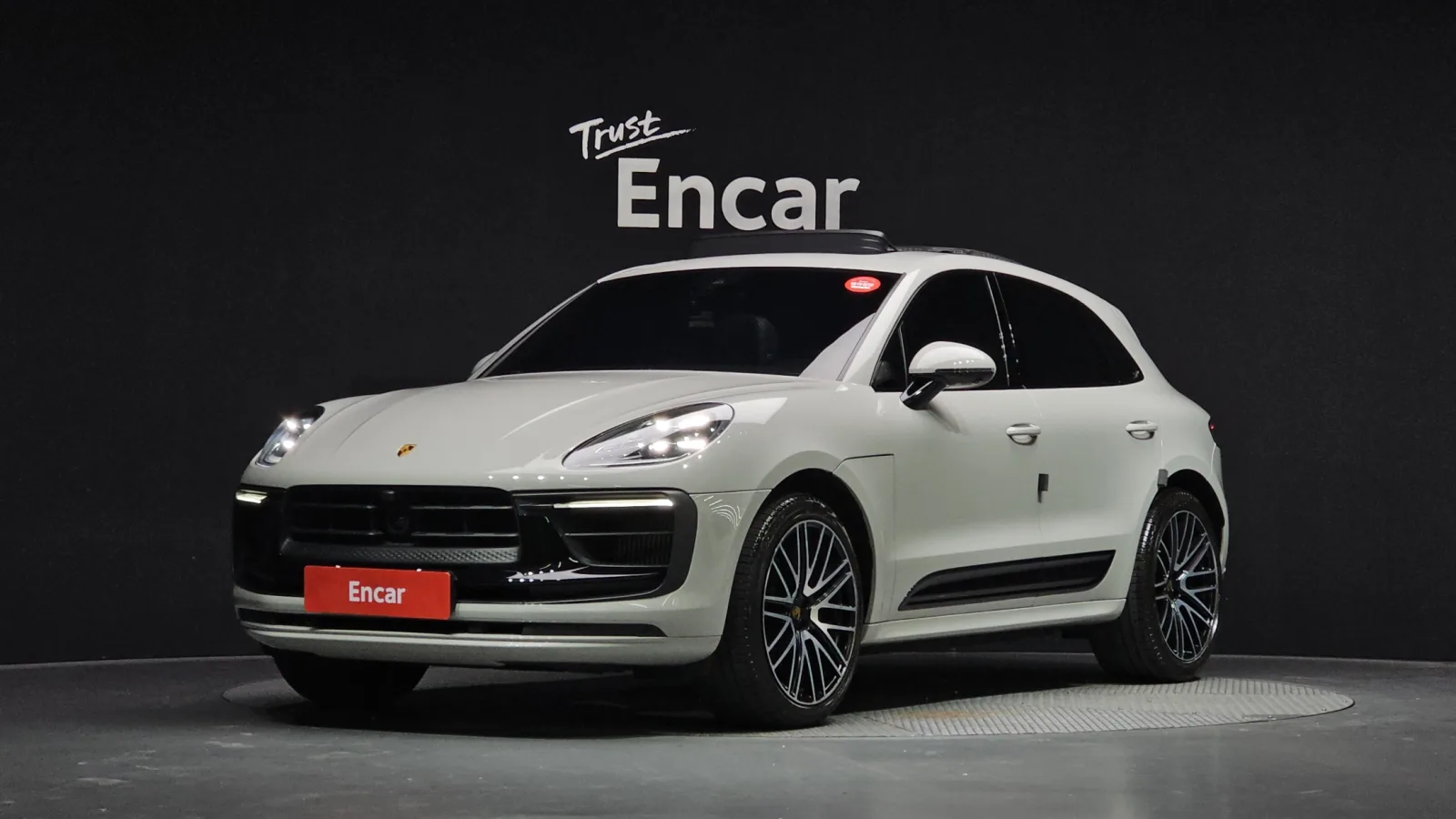 2022 Porsche Macan