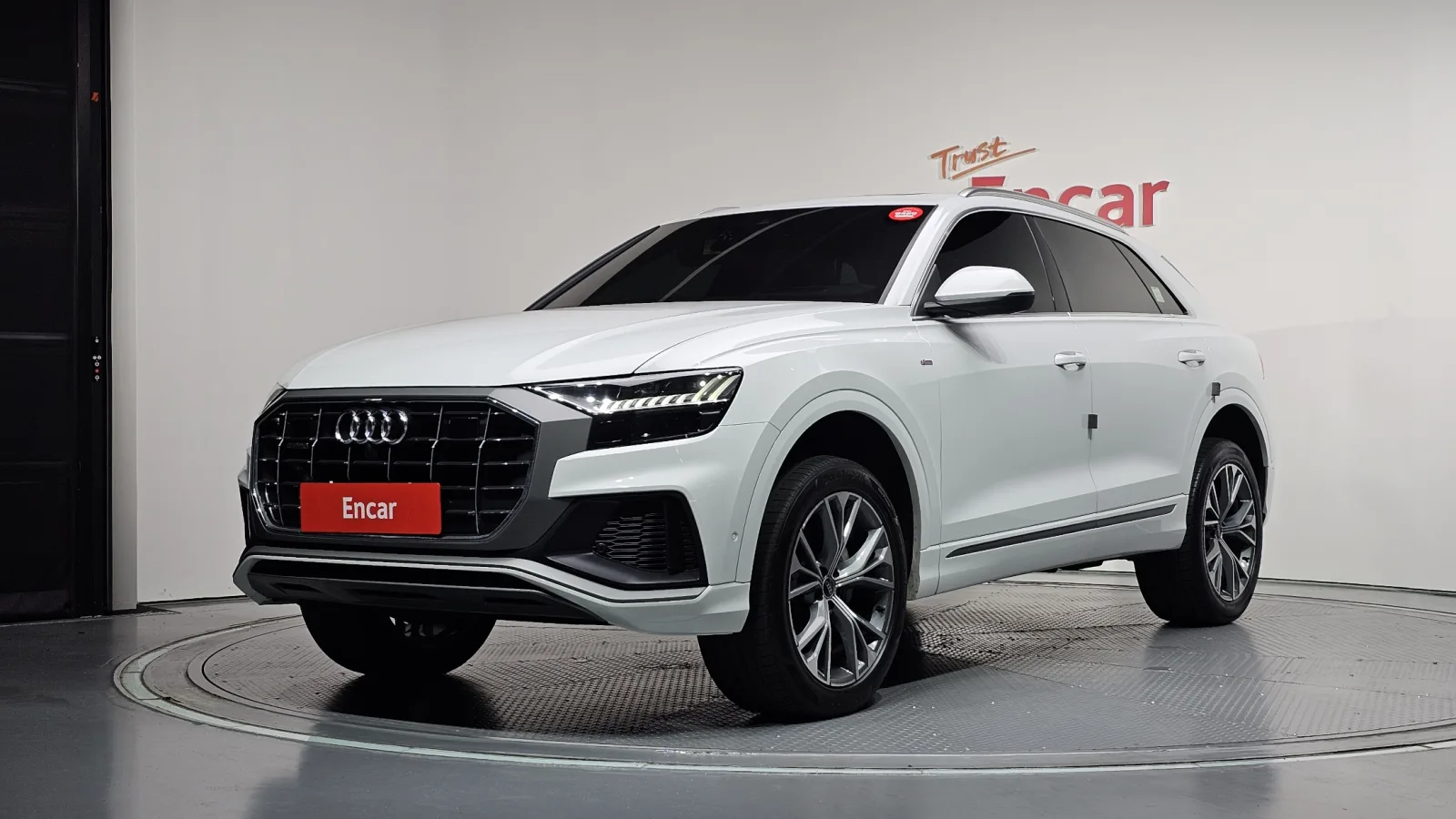 2021 Audi Q8