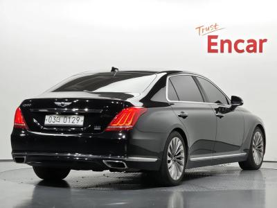 2016 Genesis EQ900