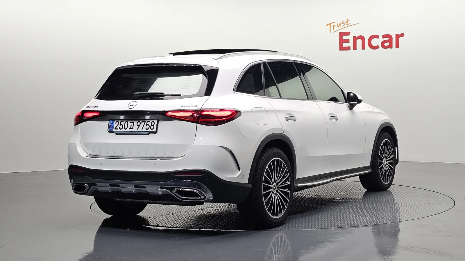 2024 Mercedes-Benz GLC-Class