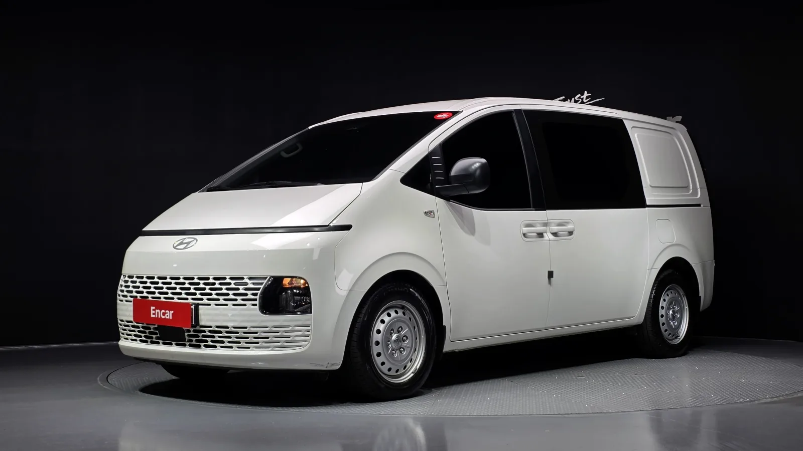 2025 Hyundai Staria