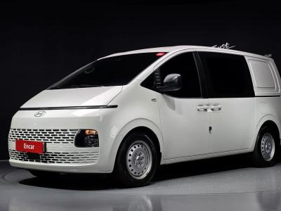 2025 Hyundai Staria