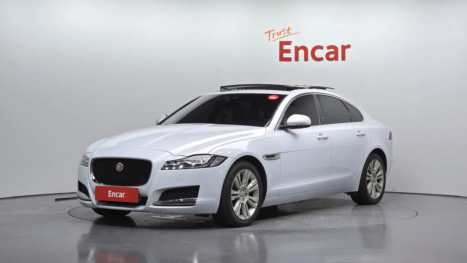 2017 Jaguar XF