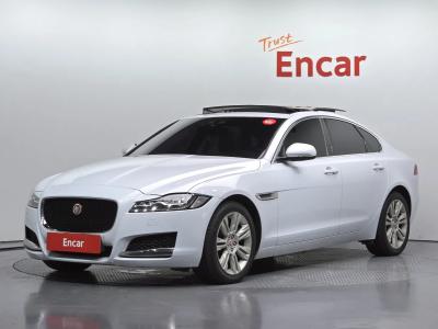2017 Jaguar XF