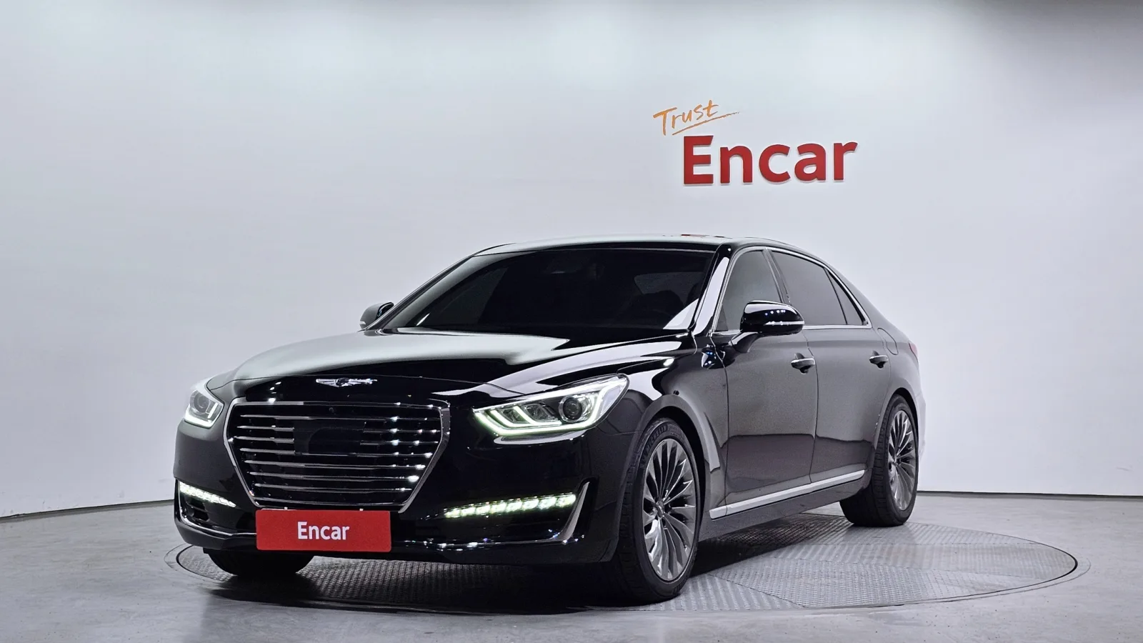 2017 Genesis EQ900