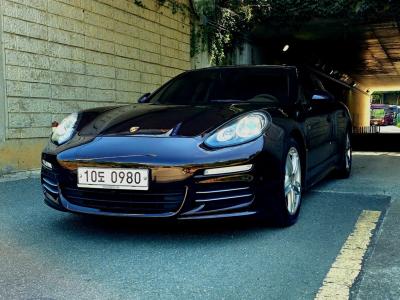 2016 Porsche Panamera