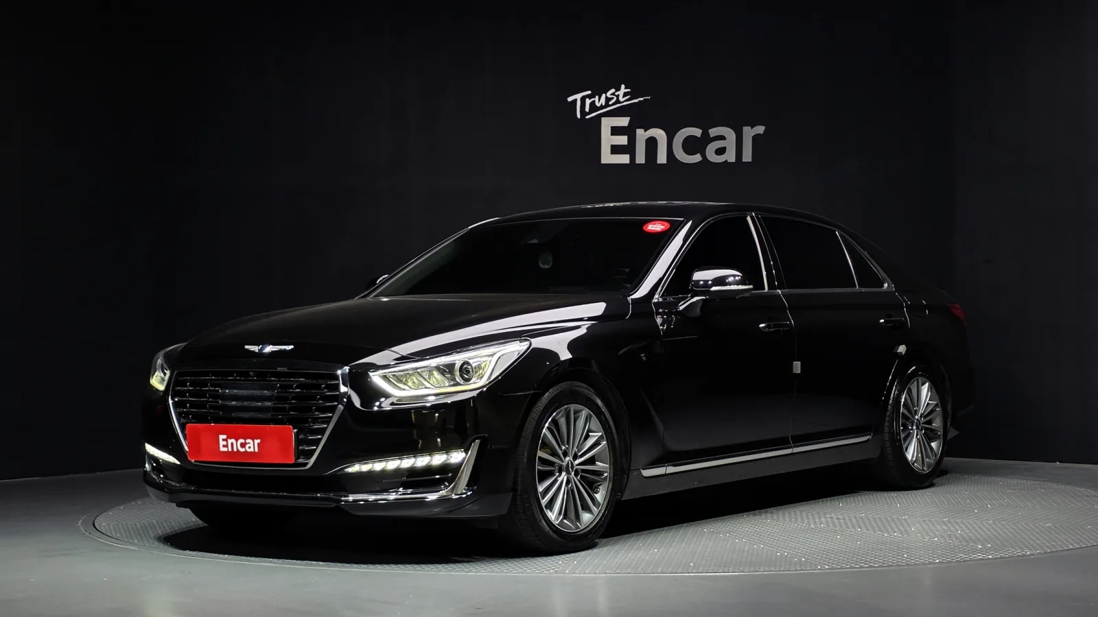 2018 Genesis EQ900