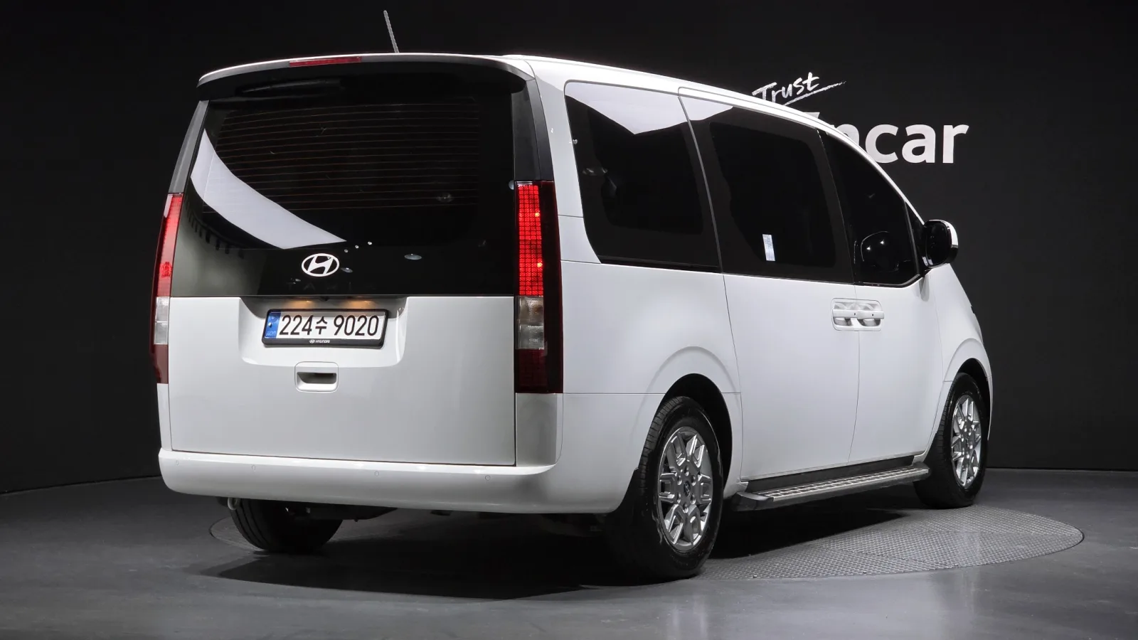 2025 Hyundai Staria