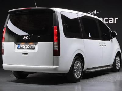2025 Hyundai Staria