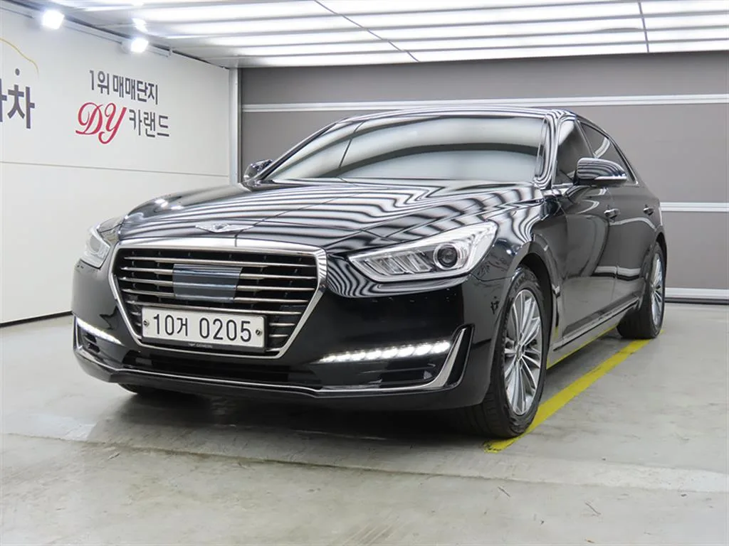 2016 Genesis EQ900