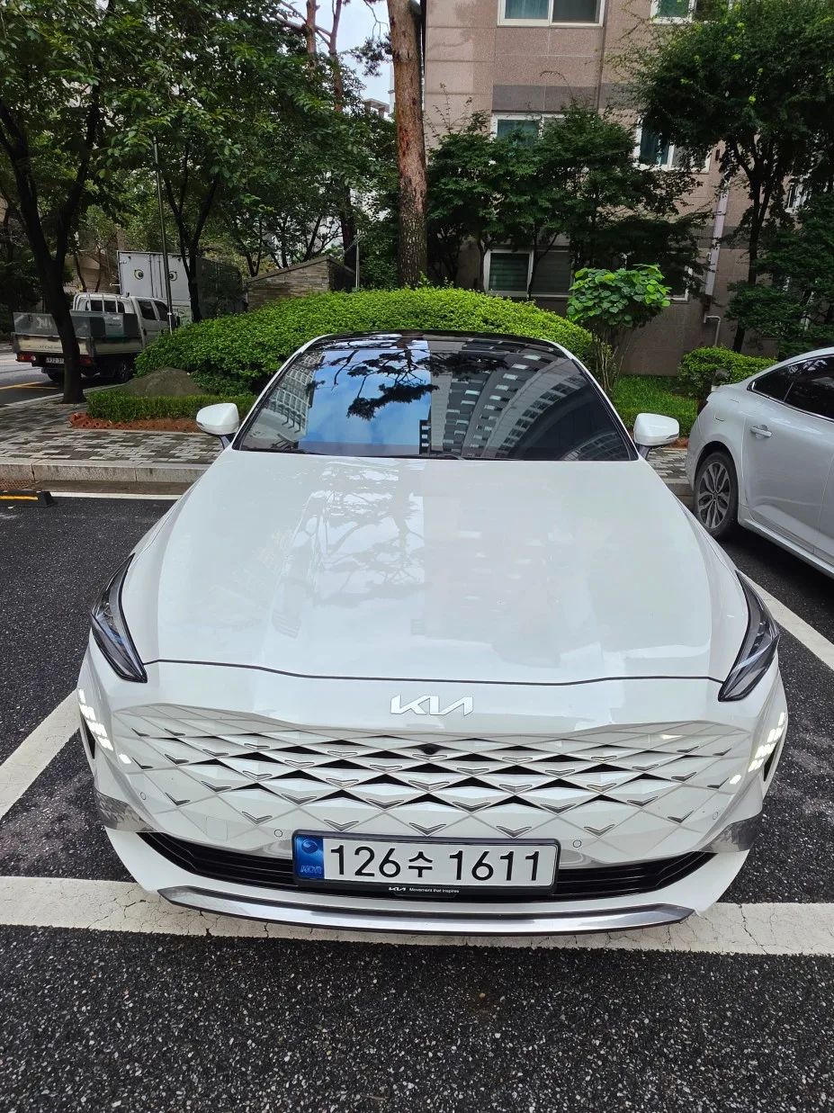 2023 Kia K8