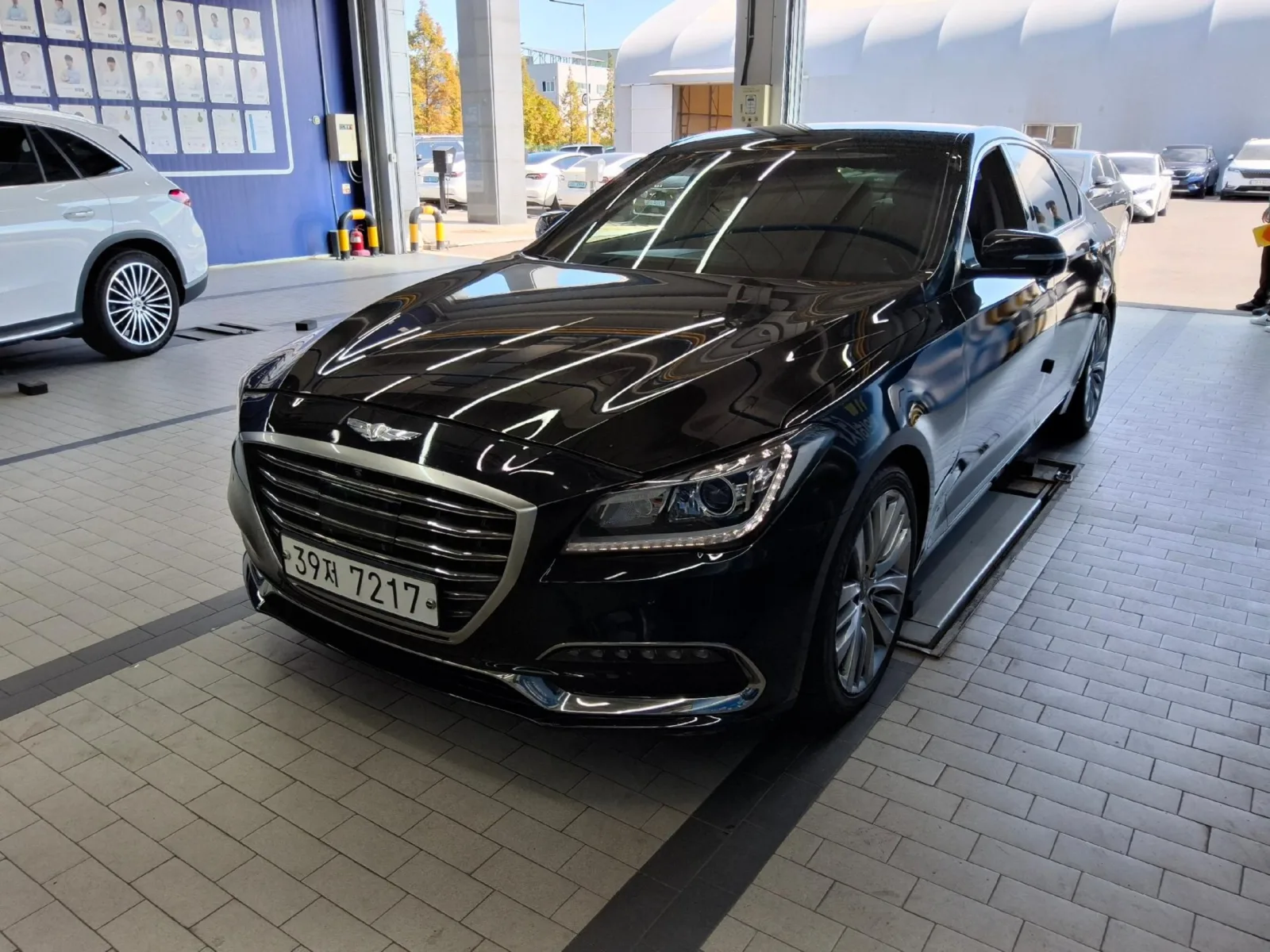 2017 Genesis G80