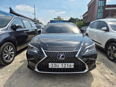 2019 Lexus ES