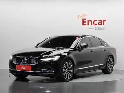 2022 Volvo S90