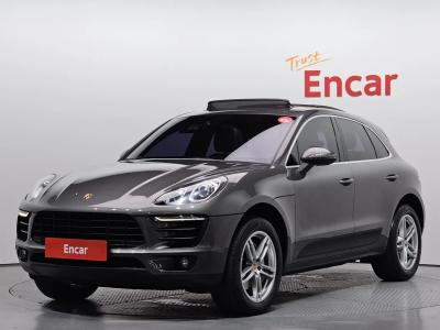 2015 Porsche Macan