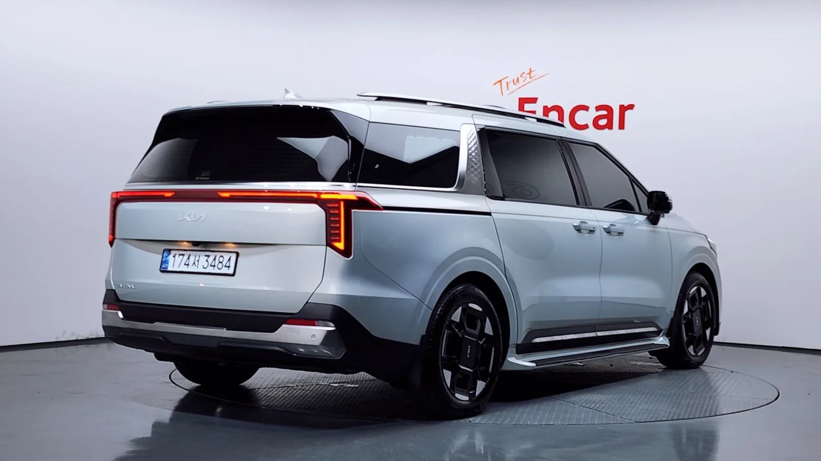 2025 Kia Carnival