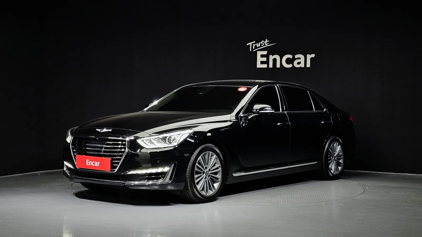 2017 Genesis EQ900